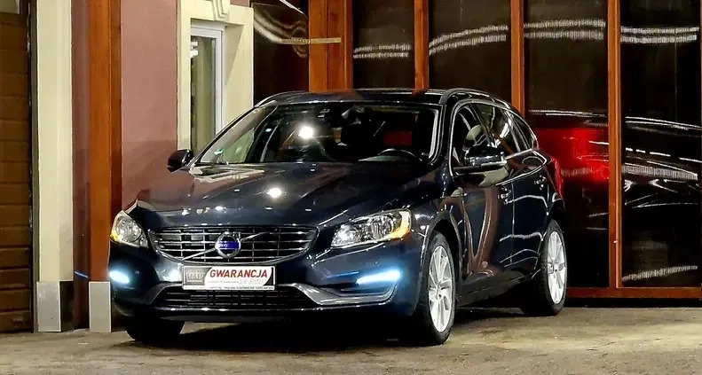 Volvo V60 cena 37999 przebieg: 200000, rok produkcji 2013 z Gąbin małe 562